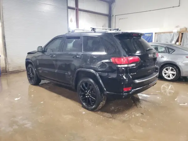 1C4RJFBGXHC695261 2017 JEEP GRAND CHEROKEE - Image 2
