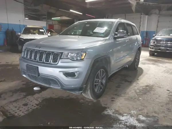 1C4RJFBGXHC711832 2017 JEEP GRAND CHEROKEE - Image 2