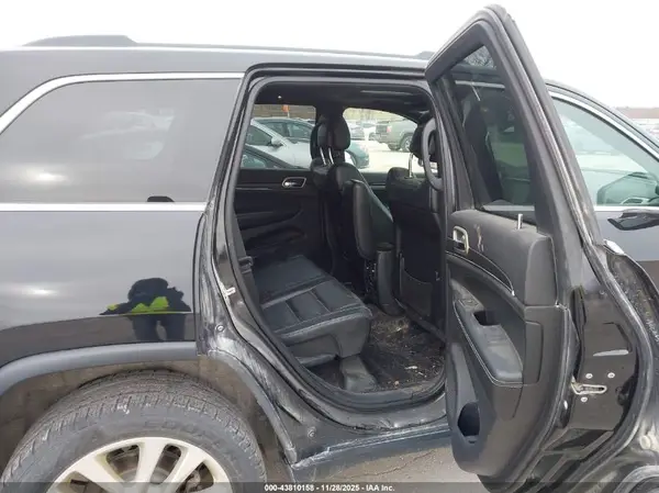 1C4RJFBGXHC714889 2017 JEEP GRAND CHEROKEE - Image 8