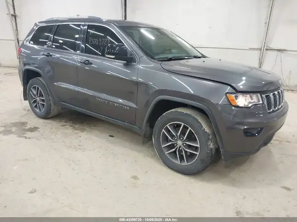 1C4RJFBGXHC844428 2017 JEEP GRAND CHEROKEE - Image 1