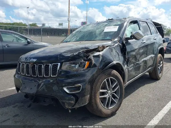 1C4RJFBGXHC864081 2017 JEEP GRAND CHEROKEE - Image 2