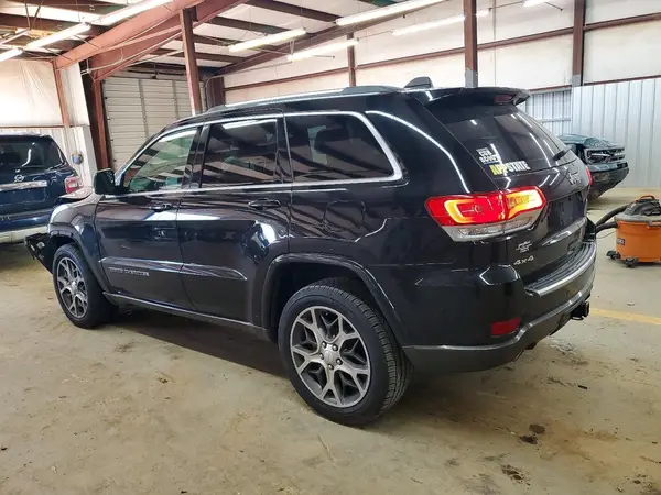 1C4RJFBGXJC120678 2018 JEEP GRAND CHEROKEE - Image 2