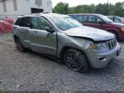 1C4RJFBGXJC366470 2018 JEEP GRAND CHEROKEE