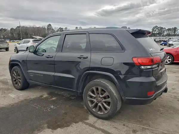 1C4RJFBT1HC676482 2017 JEEP GRAND CHEROKEE - Image 2