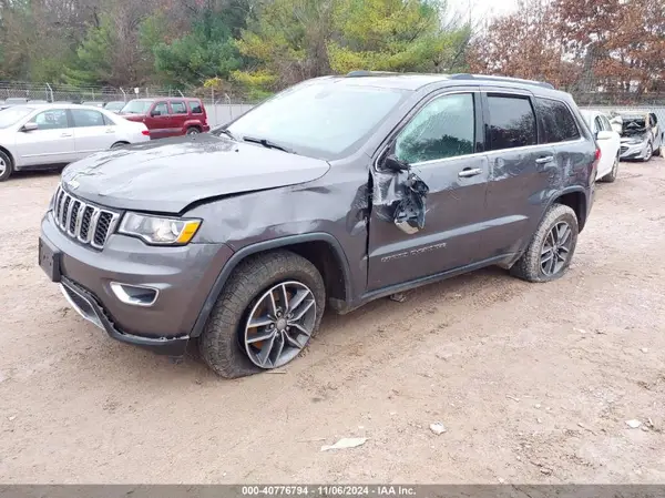 1C4RJFBT1HC768577 2017 JEEP GRAND CHEROKEE - Image 2