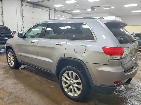 1C4RJFBT3HC875582 2017 JEEP GRAND CHEROKEE - Image 2