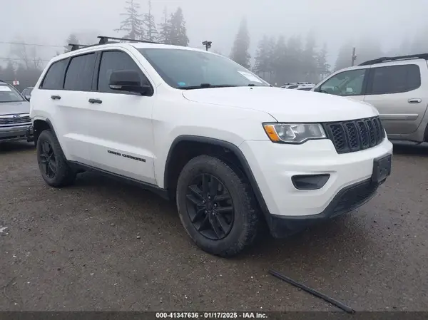 1C4RJFBT3JC389652 2018 JEEP GRAND CHEROKEE - Image 1