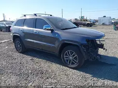 1C4RJFBT5HC739132 2017 JEEP GRAND CHEROKEE
