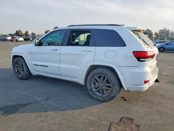 1C4RJFBT7HC678365 2017 JEEP GRAND CHEROKEE - Image 2