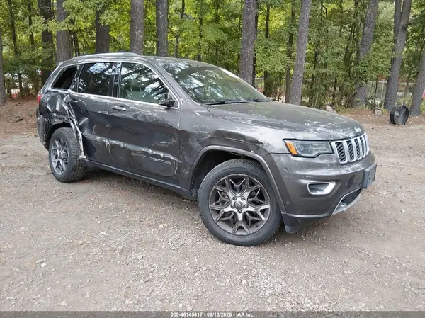 1C4RJFBT8JC140246 2018 JEEP GRAND CHEROKEE - Image 1