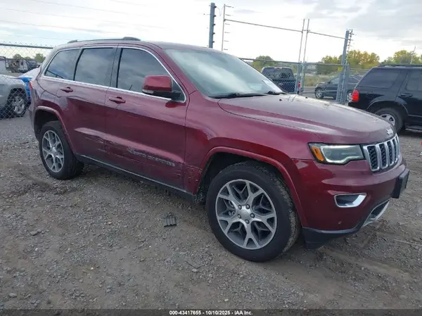 1C4RJFBT8JC236538 2018 JEEP GRAND CHEROKEE - Image 1