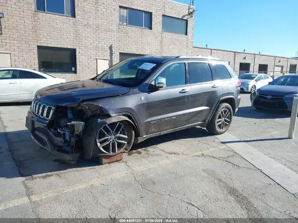 1C4RJFBTXJC268469 2018 JEEP GRAND CHEROKEE - Image 2