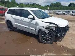 1C4RJFCG2JC211877 2018 JEEP GRAND CHEROKEE