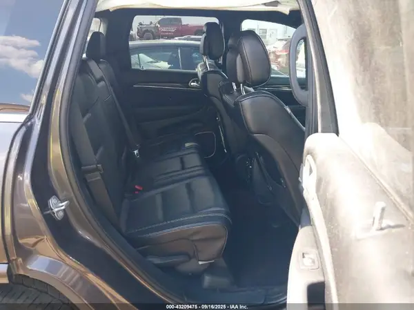 1C4RJFCT8HC677806 2017 JEEP GRAND CHEROKEE - Image 8