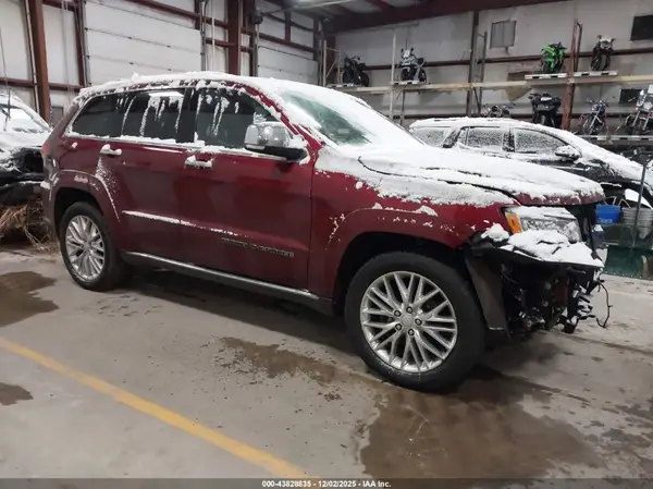 1C4RJFJG2JC240587 2018 JEEP GRAND CHEROKEE - Image 1