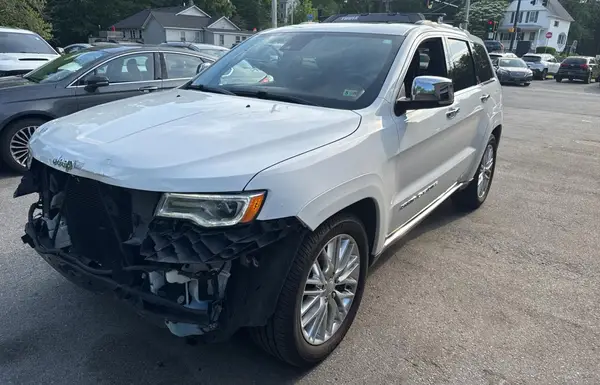 1C4RJFJT2JC138641 2018 JEEP GRAND CHEROKEE - Image 2