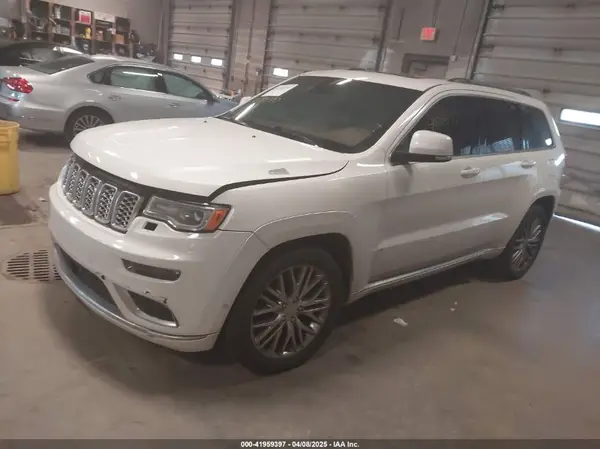 1C4RJFJT4JC379861 2018 JEEP GRAND CHEROKEE - Image 2