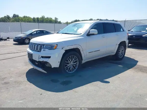 1C4RJFJT8HC818294 2017 JEEP GRAND CHEROKEE - Image 2