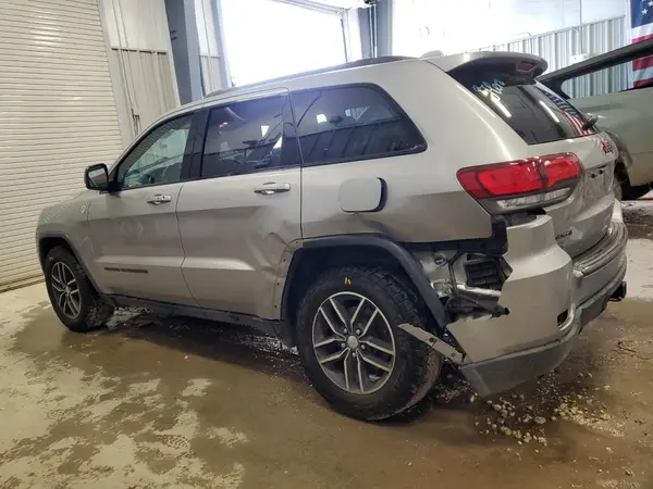 1C4RJFLG0JC135852 2018 JEEP GRAND CHEROKEE - Image 2