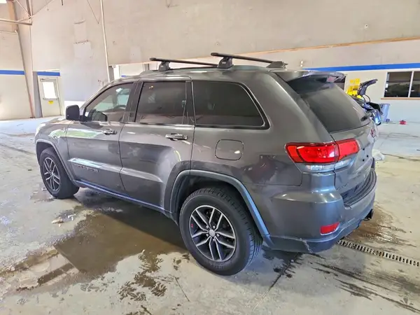 1C4RJFLG0JC470254 2018 JEEP GRAND CHEROKEE - Image 2
