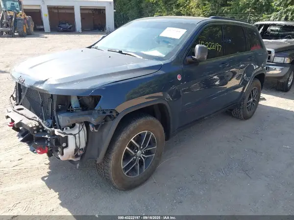 1C4RJFLG1HC790161 2017 JEEP GRAND CHEROKEE - Image 2