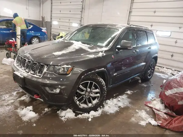 1C4RJFLG1HC893208 2017 JEEP GRAND CHEROKEE - Image 2