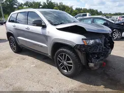1C4RJFLG2JC163586 2018 JEEP GRAND CHEROKEE
