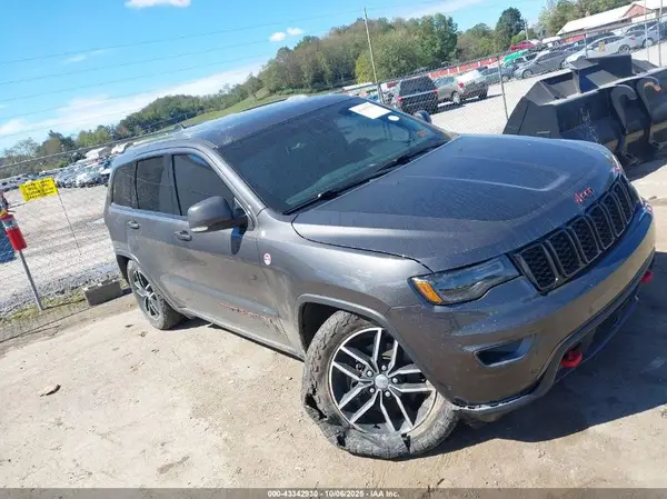 1C4RJFLG2JC229439 2018 JEEP GRAND CHEROKEE - Image 1