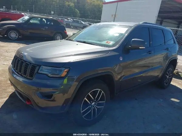 1C4RJFLG2JC229439 2018 JEEP GRAND CHEROKEE - Image 2