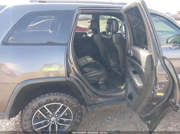 1C4RJFLG3HC612820 2017 JEEP GRAND CHEROKEE - Image 8