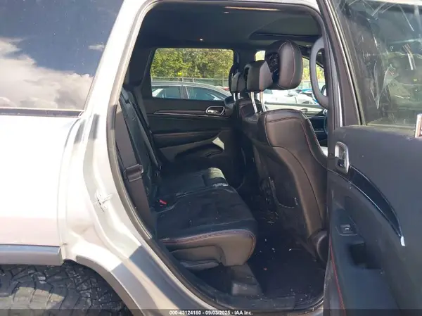 1C4RJFLG3HC767948 2017 JEEP GRAND CHEROKEE - Image 8