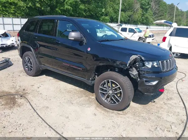 1C4RJFLG4HC940652 2017 JEEP GRAND CHEROKEE - Image 1