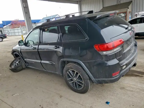 1C4RJFLG4JC135840 2018 JEEP GRAND CHEROKEE - Image 2