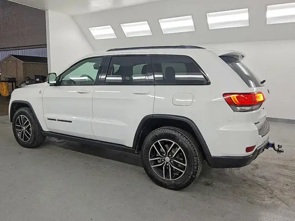 1C4RJFLG4JC360730 2018 JEEP GRAND CHEROKEE - Image 2