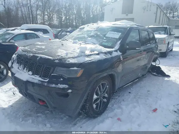 1C4RJFLG4KC584629 2019 JEEP GRAND CHEROKEE - Image 2