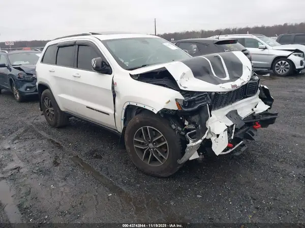 1C4RJFLG5JC334945 2018 JEEP GRAND CHEROKEE - Image 1