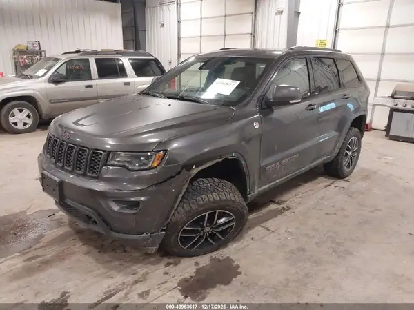 1C4RJFLG6HC932570 2017 JEEP GRAND CHEROKEE - Image 2