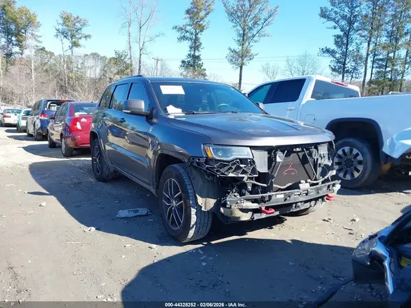 1C4RJFLG8JC215710 2018 JEEP GRAND CHEROKEE - Image 1
