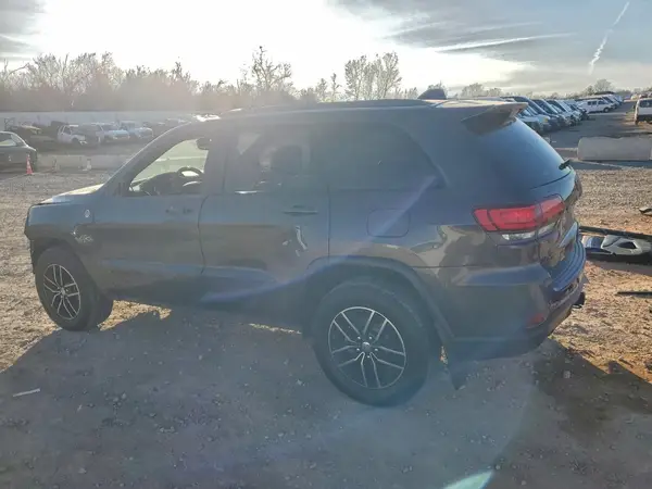 1C4RJFLG8JC252689 2018 JEEP GRAND CHEROKEE - Image 2