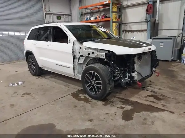 1C4RJFLG8JC267810 2018 JEEP GRAND CHEROKEE - Image 1
