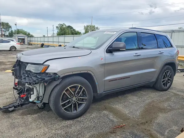1C4RJFLG8JC335054 2018 JEEP GRAND CHEROKEE - Image 1