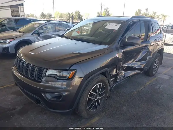 1C4RJFLG8KC784798 2019 JEEP GRAND CHEROKEE - Image 2