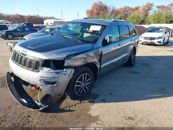 1C4RJFLG9HC610196 2017 JEEP GRAND CHEROKEE - Image 2