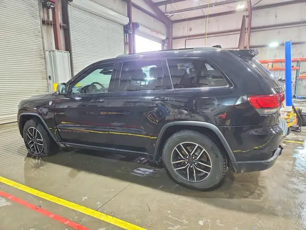1C4RJFLG9KC557975 2019 JEEP GRAND CHEROKEE - Image 2