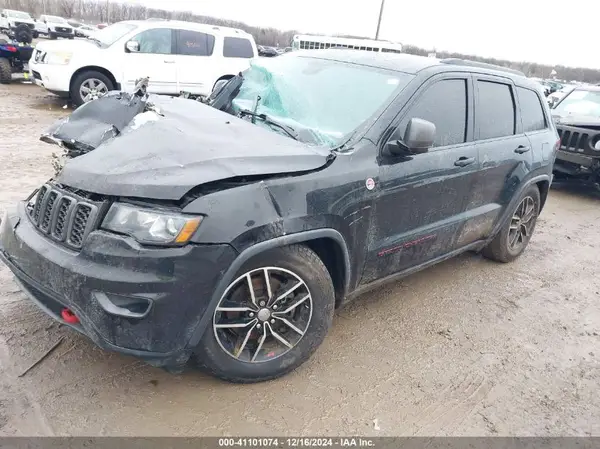 1C4RJFLGXJC143778 2018 JEEP GRAND CHEROKEE - Image 2