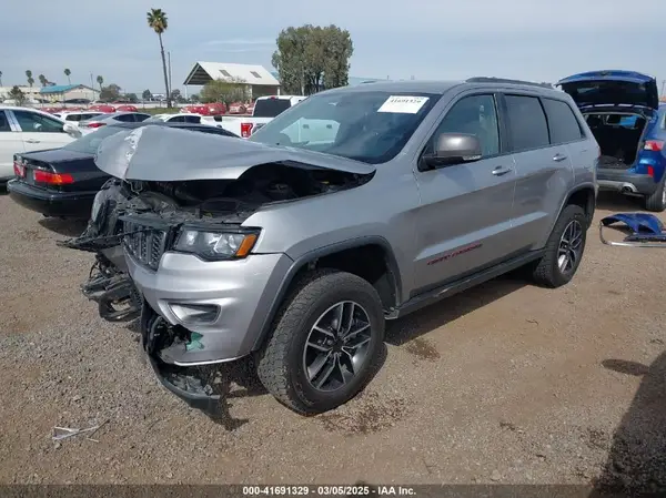 1C4RJFLM2JC263063 2018 JEEP GRAND CHEROKEE - Image 2