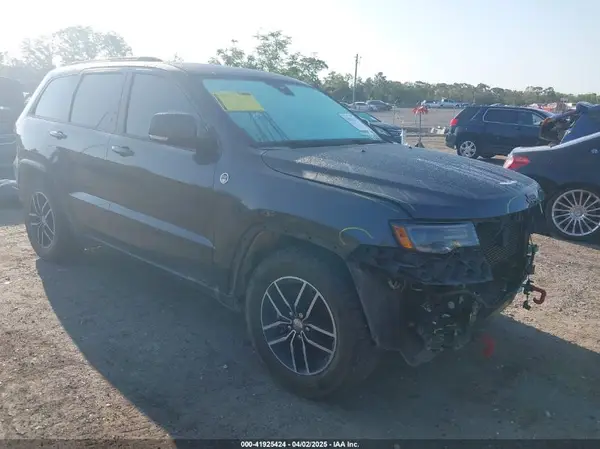 1C4RJFLM4JC425047 2018 JEEP GRAND CHEROKEE - Image 1
