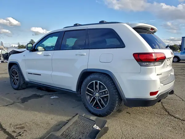 1C4RJFLT0JC267992 2018 JEEP GRAND CHEROKEE - Image 2