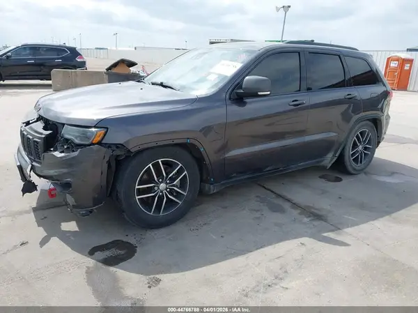 1C4RJFLT0JC479324 2018 JEEP GRAND CHEROKEE - Image 2