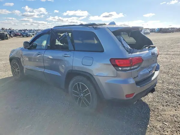 1C4RJFLT1JC455629 2018 JEEP GRAND CHEROKEE - Image 2